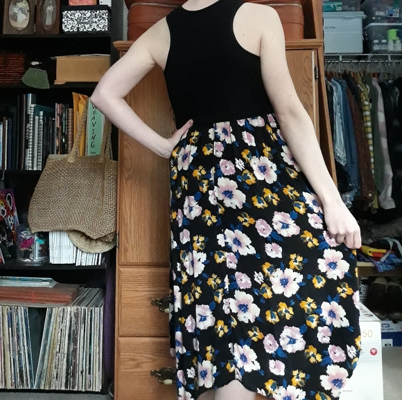 Xhilaration Floral Dress - Picture 4 of 8